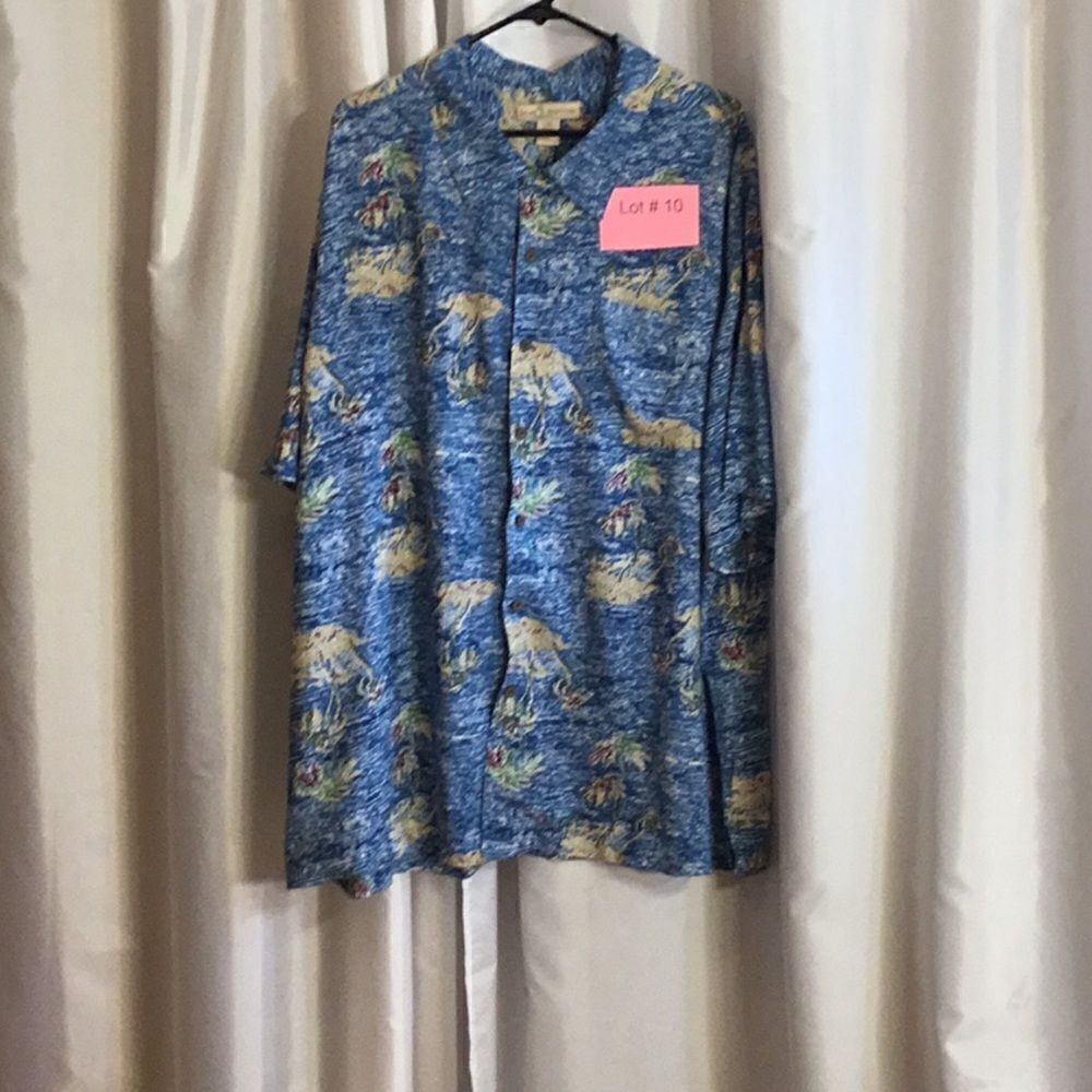 MENS tropical button front shirt in size 2 XL with palm trees